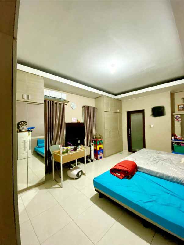 rumah hook cantik di delatinos bsd city tangsel