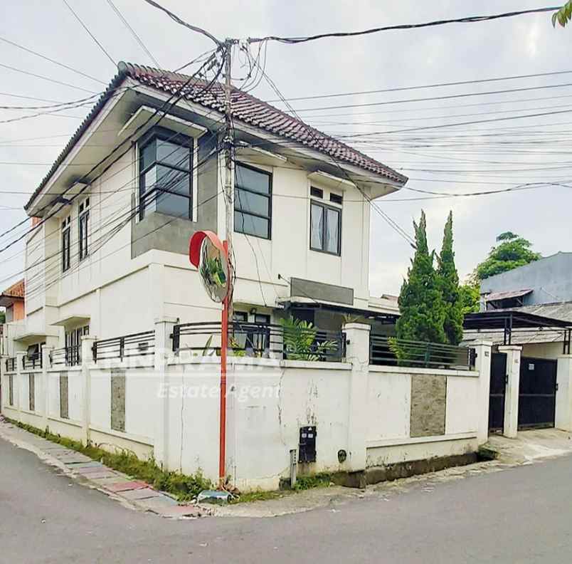 rumah hook second 2 lantai ciganjur elih rn