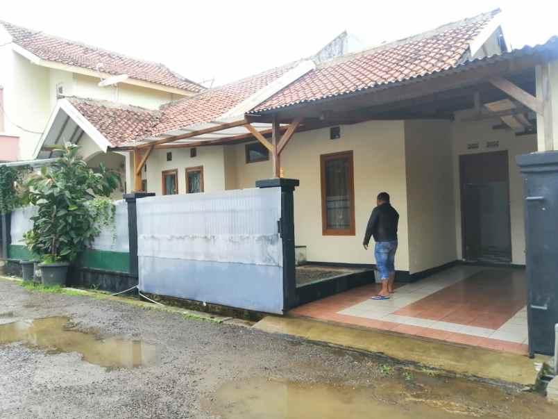 rumah jl mekarwangi ters