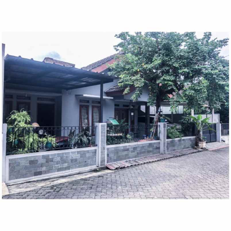 rumah komplek japos graha