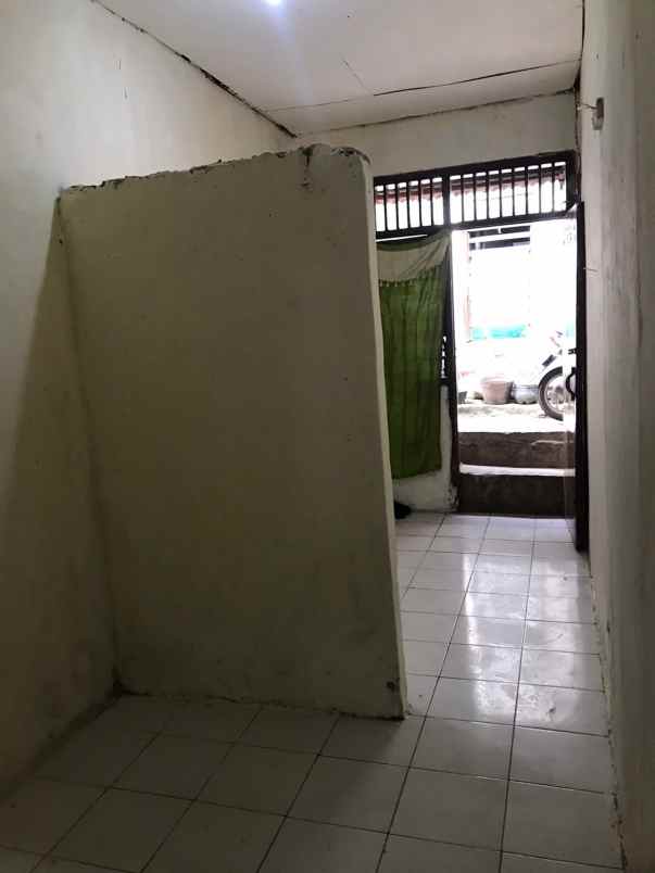 rumah kontrakan 4 pintu di beji depok