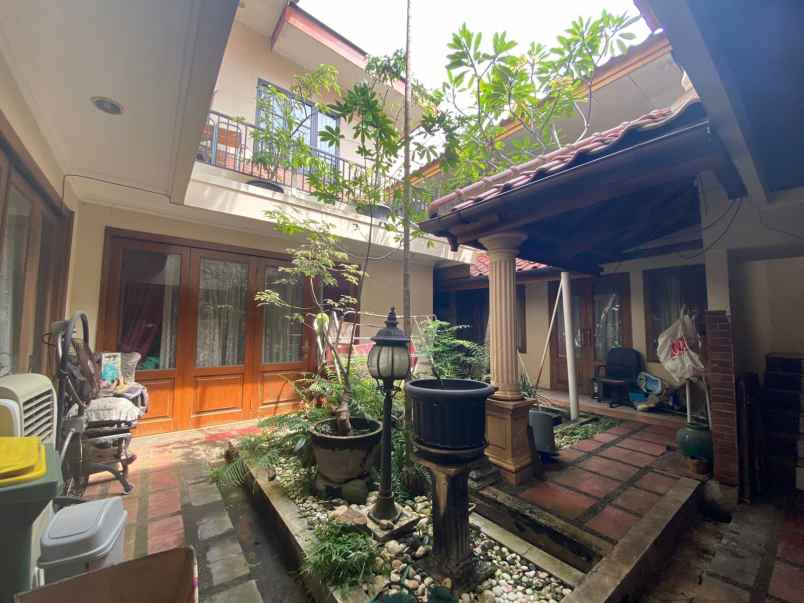 rumah lama masih layak pakai di menteng jakarta pusat