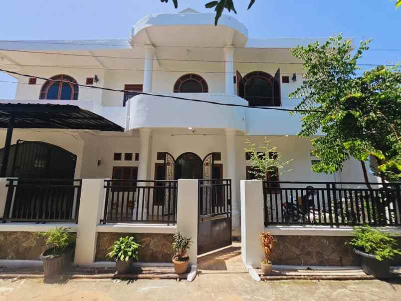 rumah mewah 2 lantai jl lobak ardat delima pekanbaru