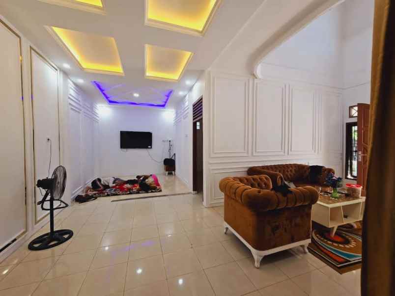 rumah mewah 2 lantai jl lobak ardat delima pekanbaru