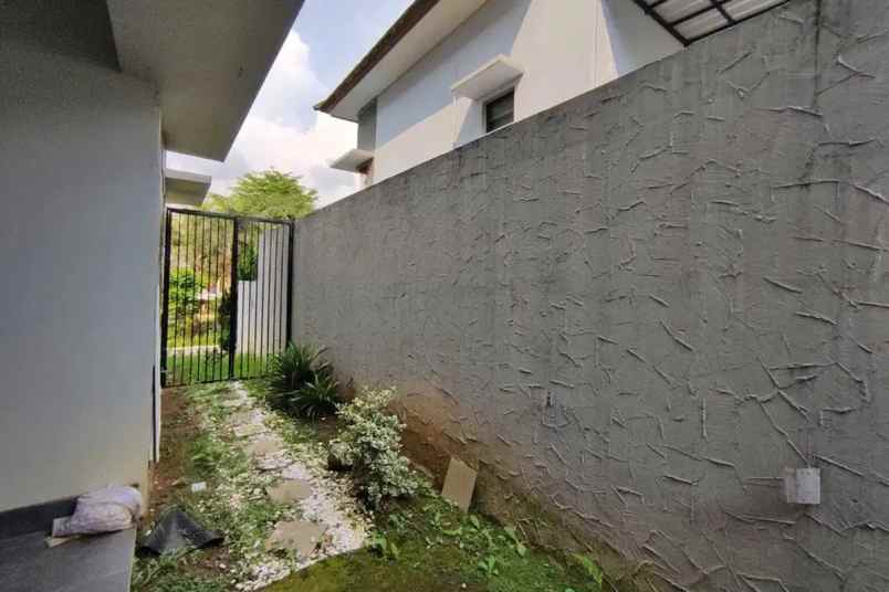 rumah mewah 3 lantai shm area bogor nirwana residence