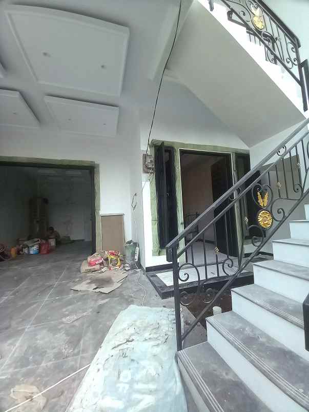 rumah mewah dalam cluster di jagakarsa jaksel