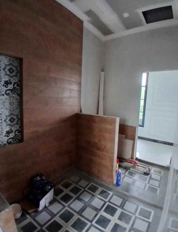 rumah mewah desain klasik 2 lantai di kalimulya depok