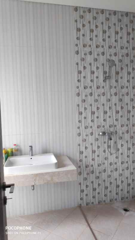 rumah mewah di perum pakuwon city san antonio hook