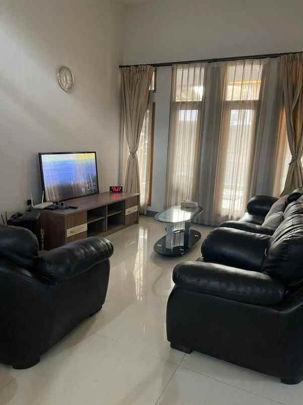 rumah mewah furnished di arcamanik kota bandung