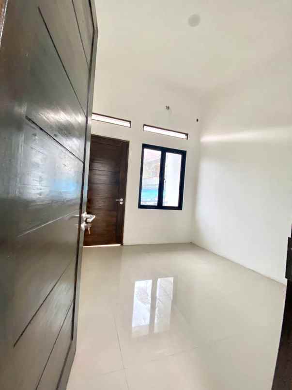 rumah minimalis modern 2 lantai pasar rebo