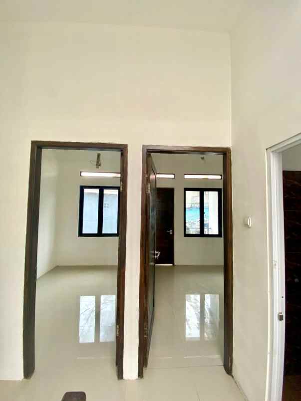 rumah minimalis modern 2 lantai pasar rebo