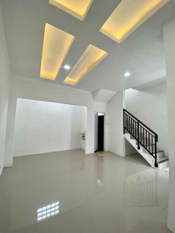 rumah minimalis modern 2 lantai pasar rebo