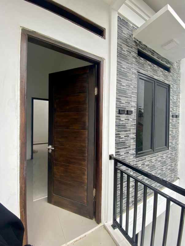 rumah minimalis modern 2 lantai pasar rebo