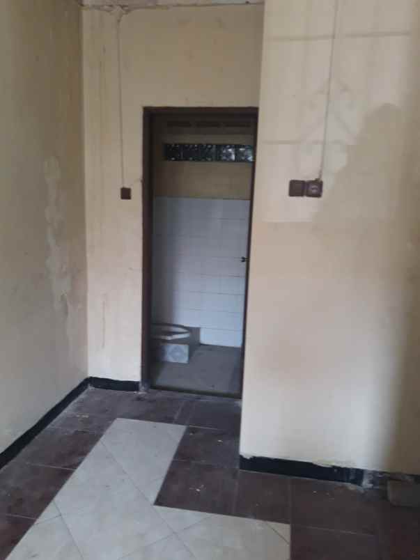 rumah mulyosari 1m an lebar 9 row jalan 3 mobil