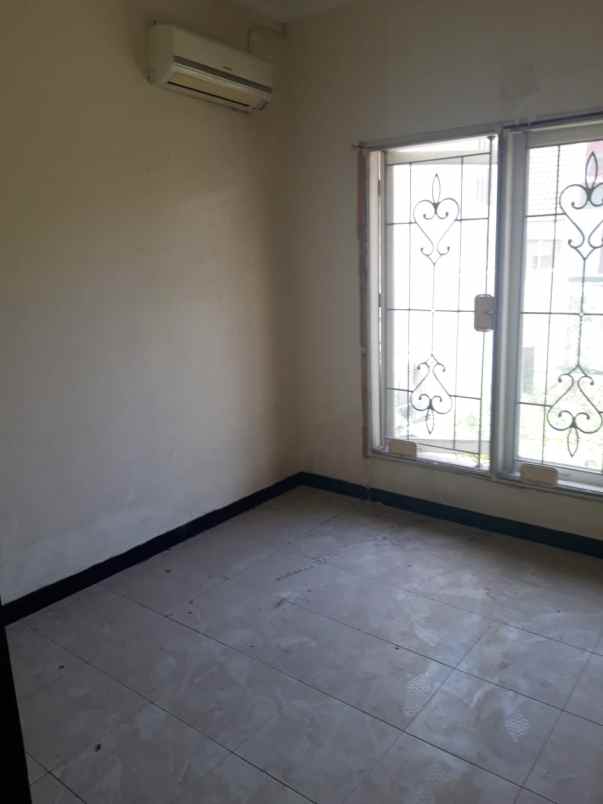 rumah mulyosari 1m an lebar 9 row jalan 3 mobil