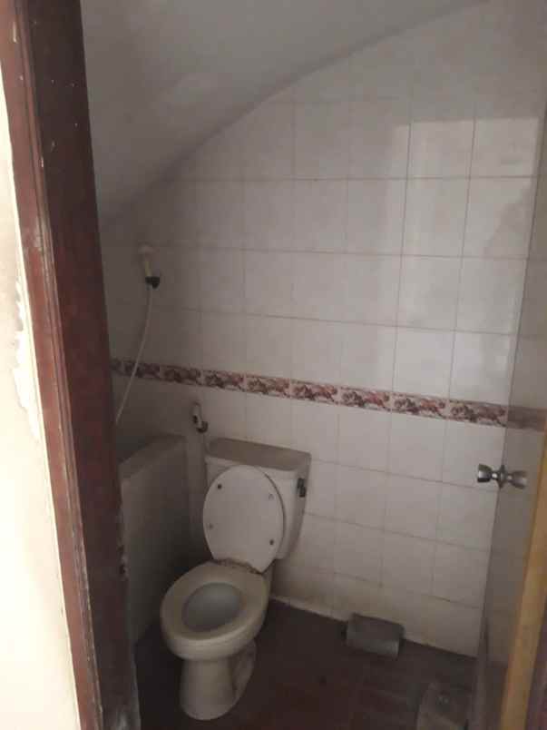 rumah mulyosari 1m an lebar 9 row jalan 3 mobil