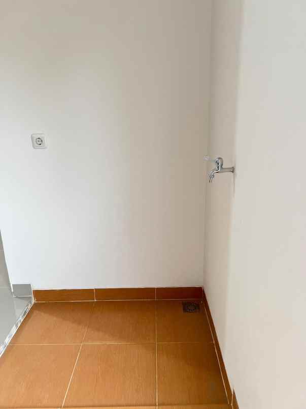 rumah murah 2 lantai di selatan jakarta