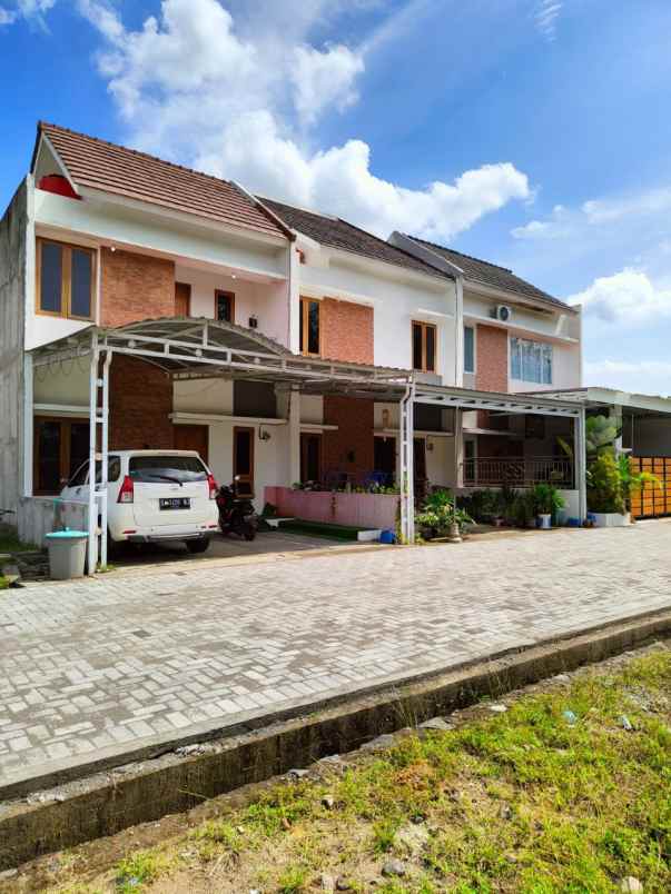 rumah murah 2 lantai di sukoharjo