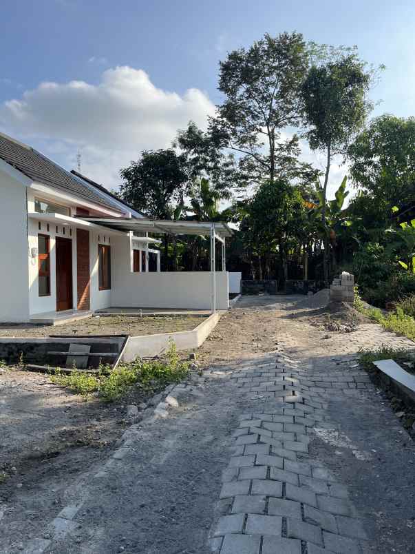 rumah pesan bangun di kalasan dekat prambanan