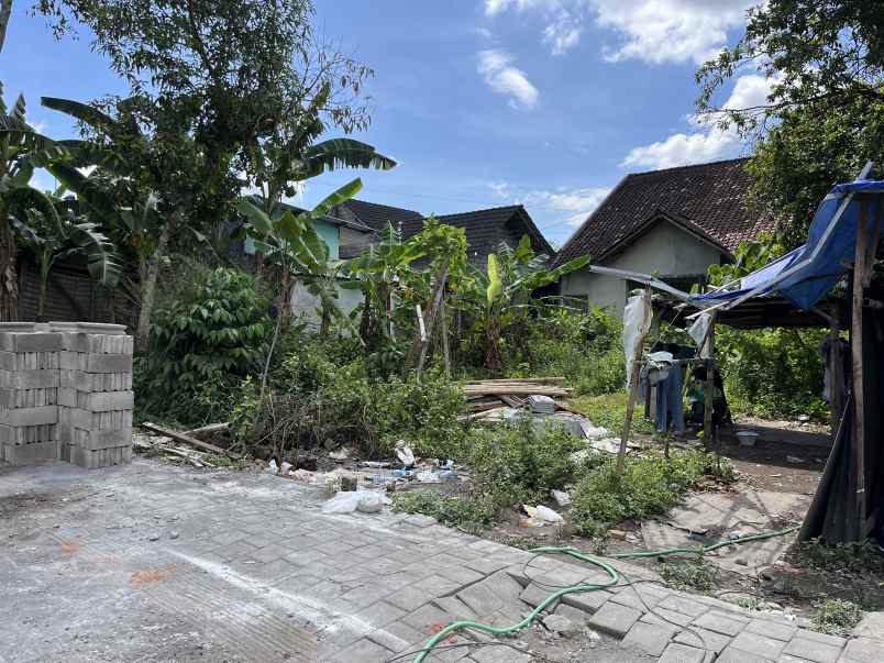 rumah pesan bangun di kalasan dekat prambanan