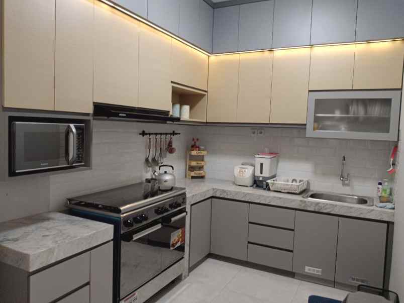 rumah premium 2 lantai di pusat kota karawang