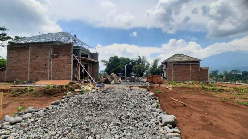 rumah ready dalam cluster di banyumanik semarang