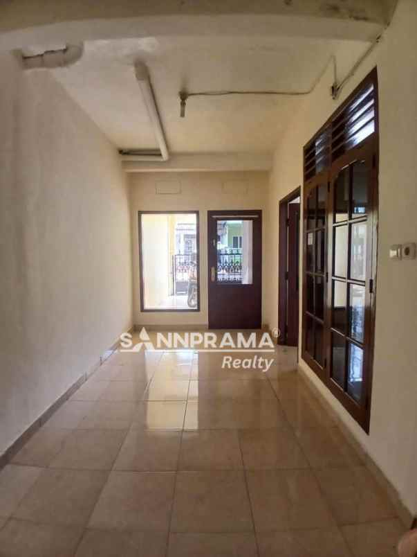 rumah ruang usaha disewakan di depok jaya imelin