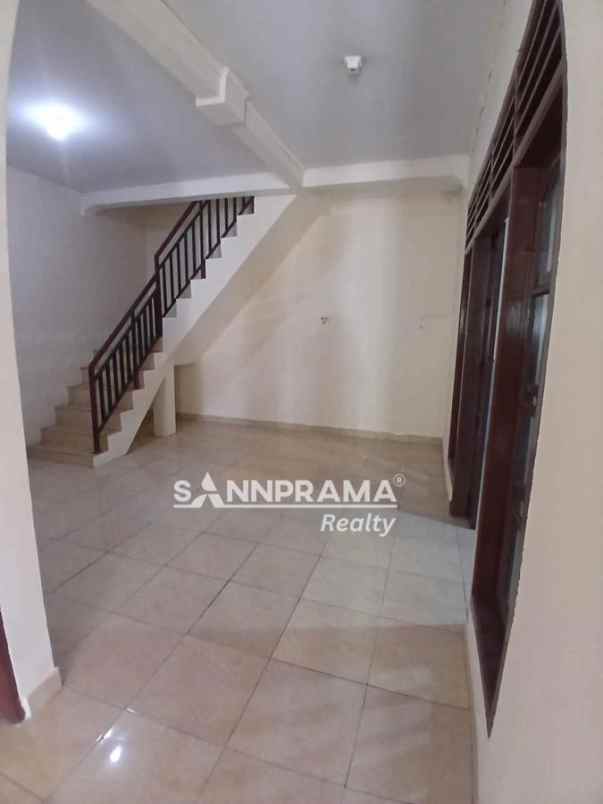 rumah ruang usaha disewakan di depok jaya imelin