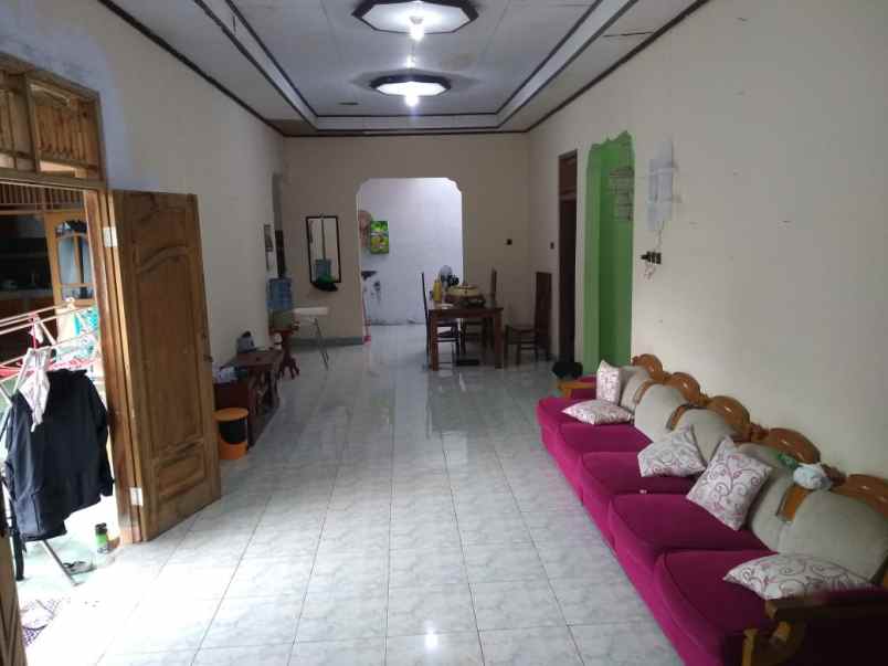 rumah second luas di pondok terong depok