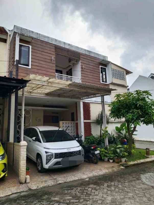 rumah second terawat dekat gate tol cimanggis depok