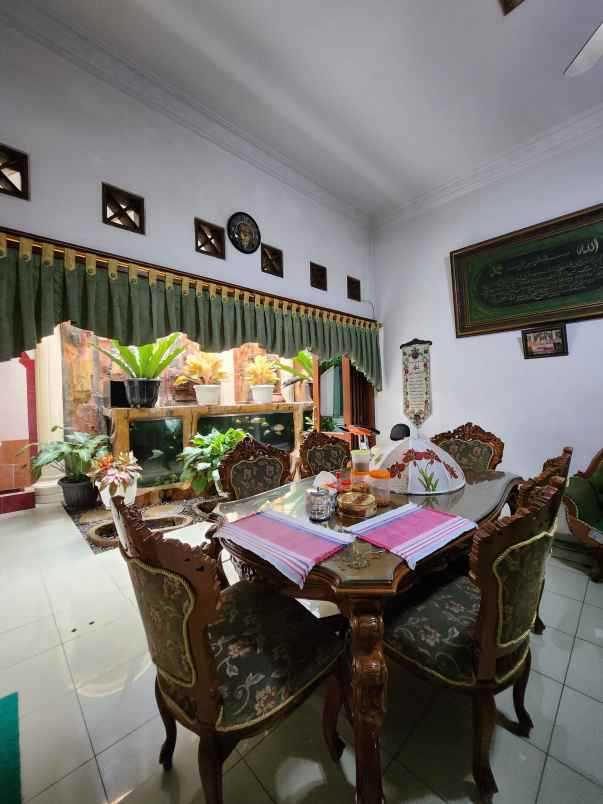 rumah second terawat di boulevard pondok kelapa indah