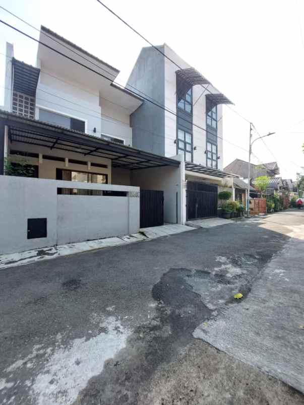 rumah second terawat di kayu putih jaktim