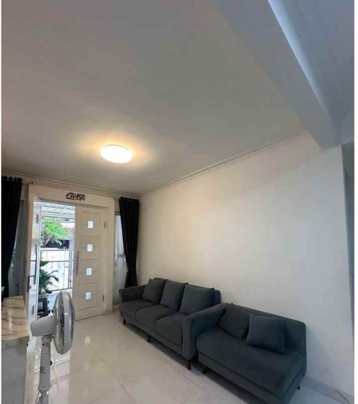 rumah secondary dalam komplek di pondok kelapa jaktim