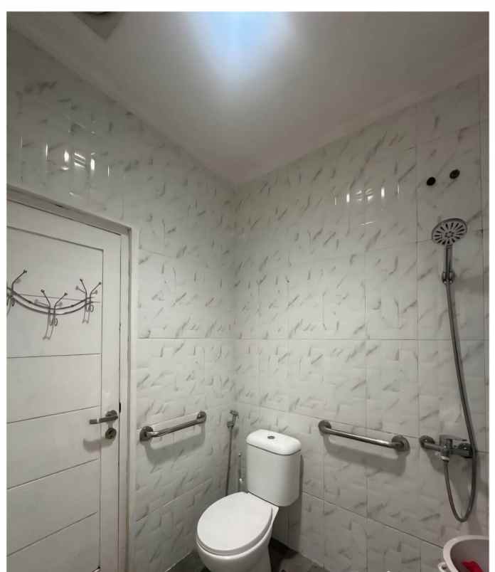 rumah secondary dalam komplek di pondok kelapa jaktim