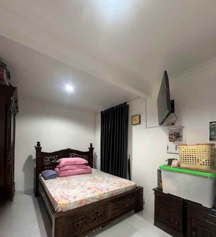 rumah secondary dalam komplek di pondok kelapa jaktim