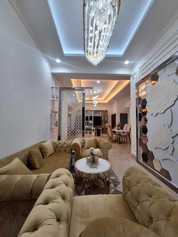 rumah secondary terawat siap huni di rawamangun