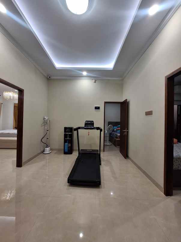 rumah secondary terawat siap huni di rawamangun