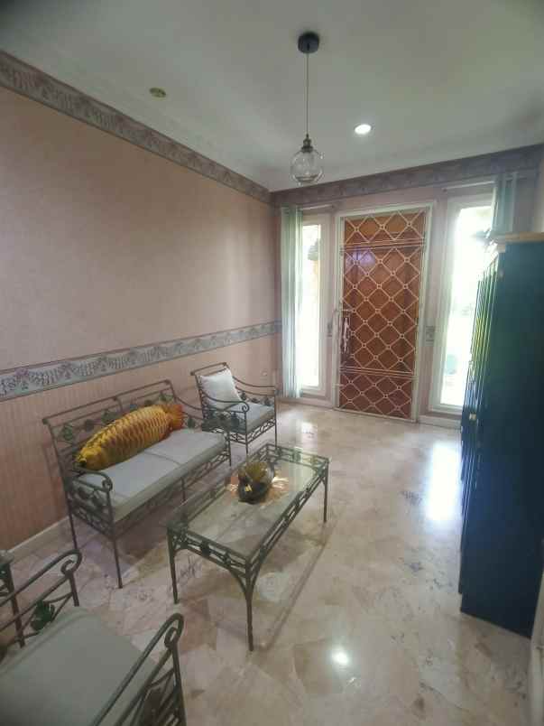 rumah semi furnish tubagus ismail dago bandung