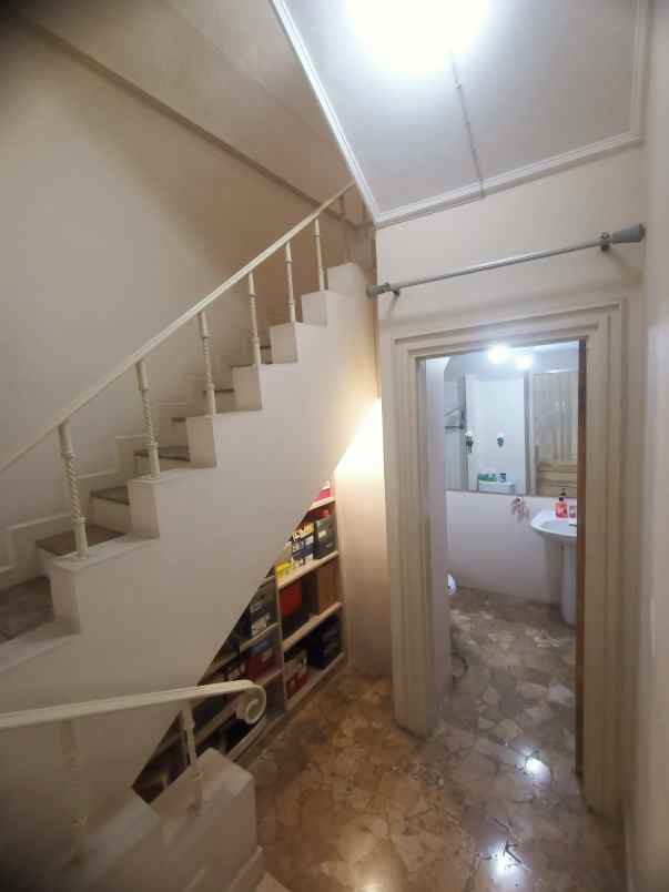 rumah semi furnish tubagus ismail dago bandung