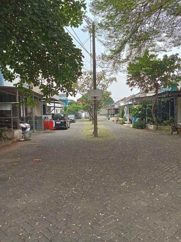 rumah siap huni di cirendeu ciputat