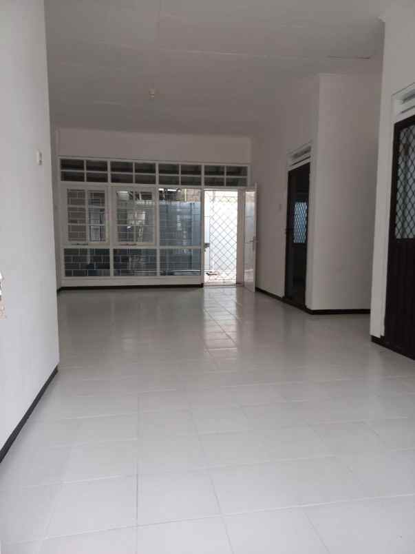 rumah siap huni di nirwana eksekutif area rungkut