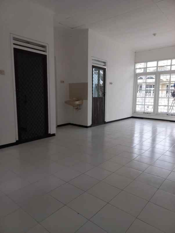 rumah siap huni di nirwana eksekutif area rungkut