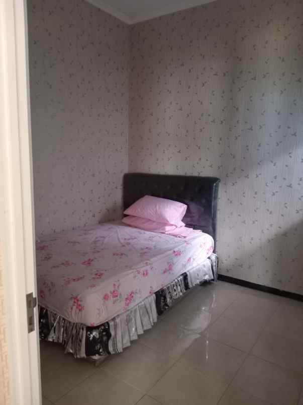 rumah siap huni modern minimalis di junrejo kota batu