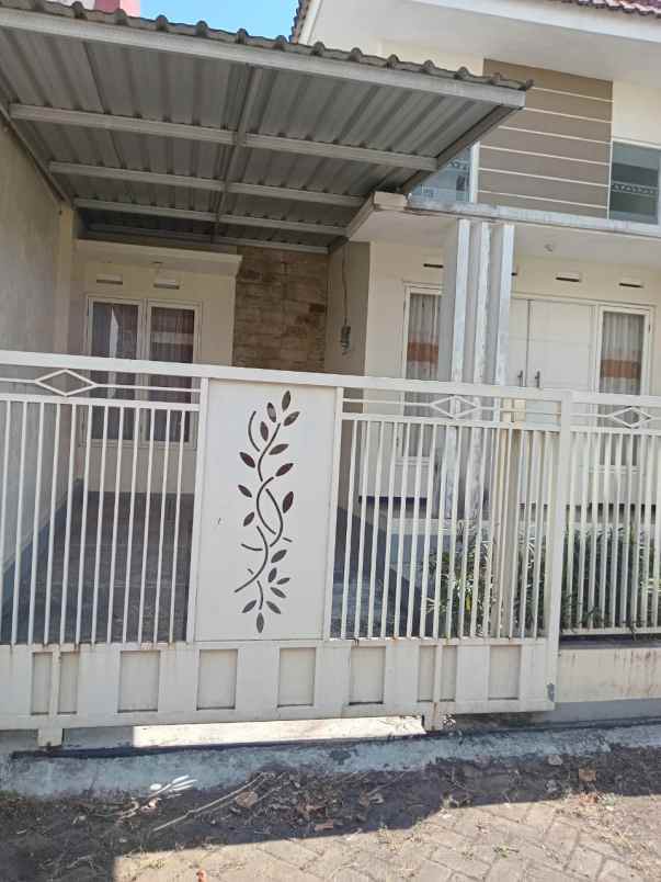 rumah siap huni modern minimalis di junrejo kota batu