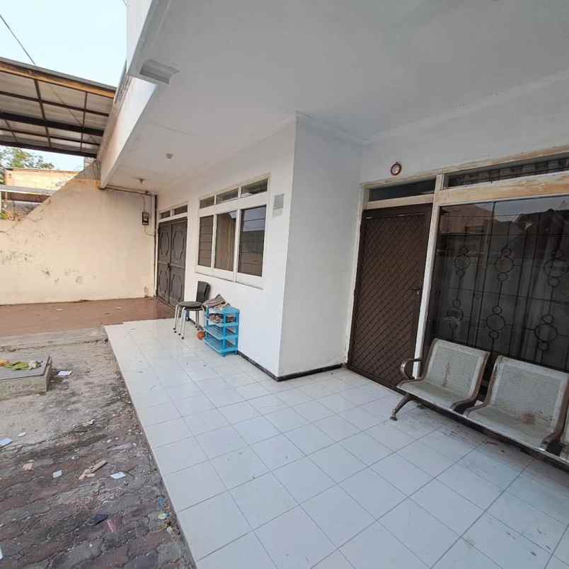 rumah strategis babatan pantai surabaya