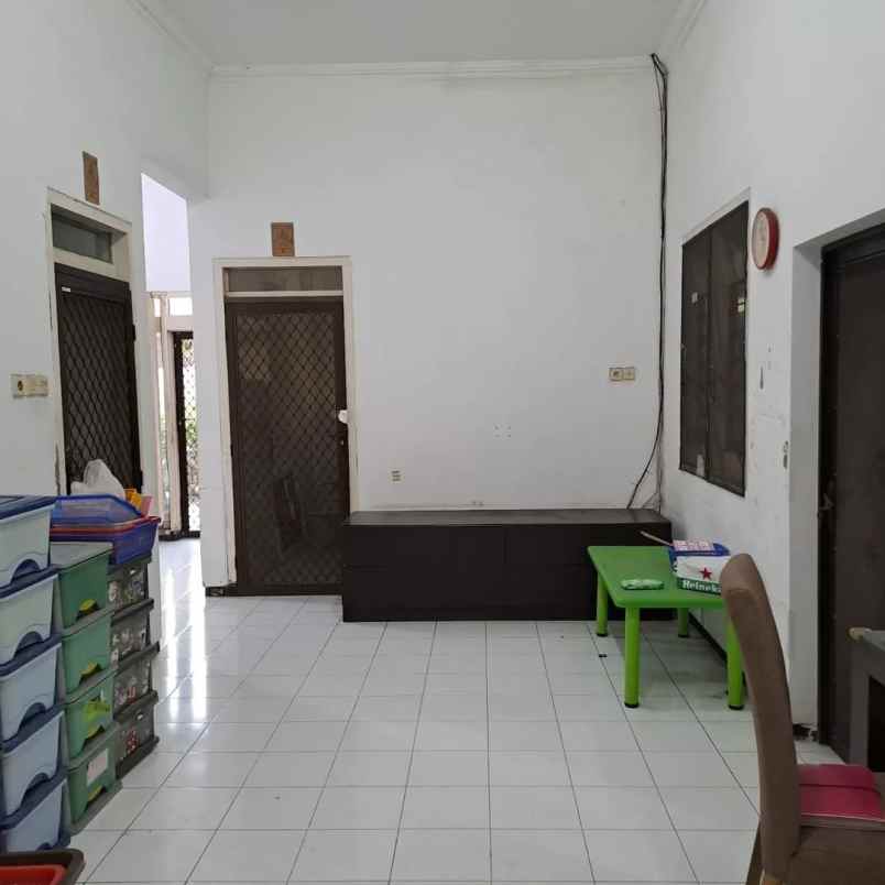 rumah strategis babatan pantai surabaya