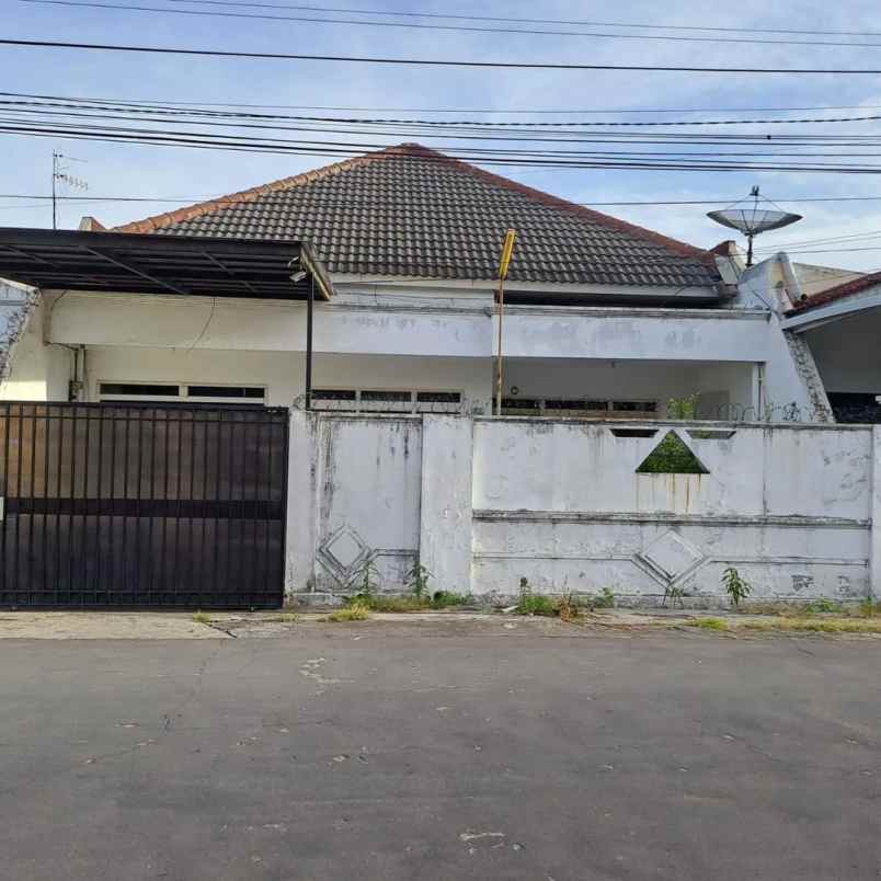 rumah strategis babatan pantai surabaya