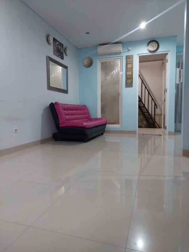 rumah strategis pondok aren dekat tol parigi shm