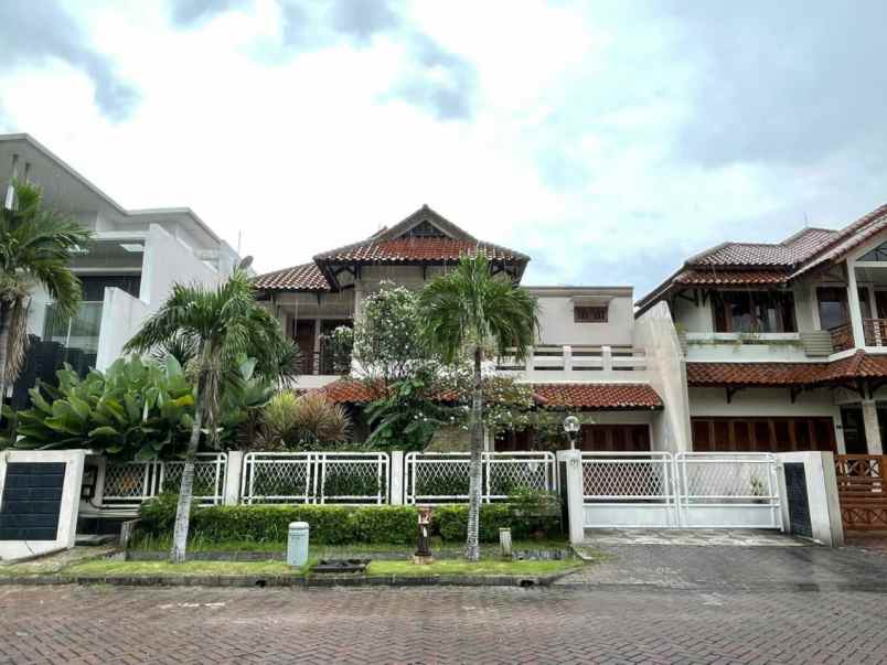 rumah taman hunian satelit neptunus