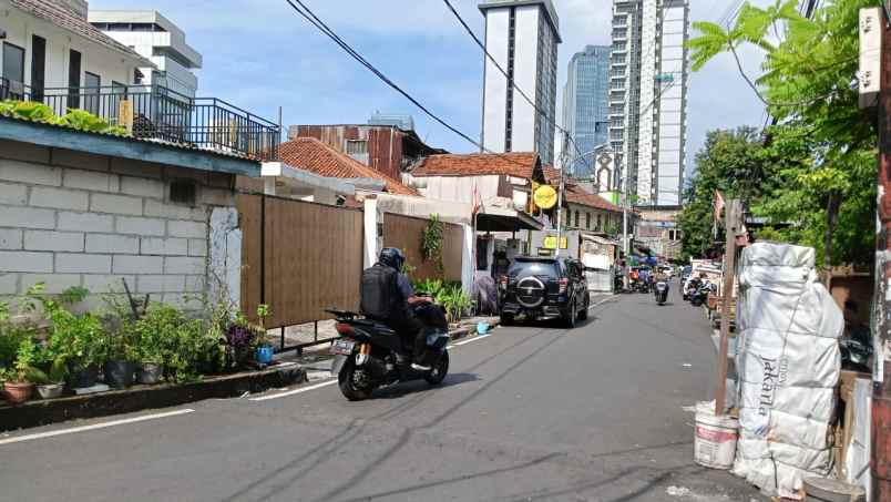 rumah tua anggap tanah di kebon sirih jakarta